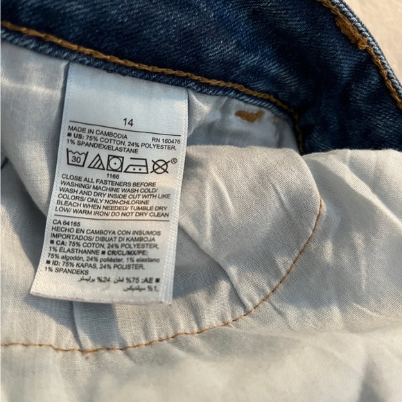 Old navy Bermuda denim shorts size 14 - Picture 5 of 5